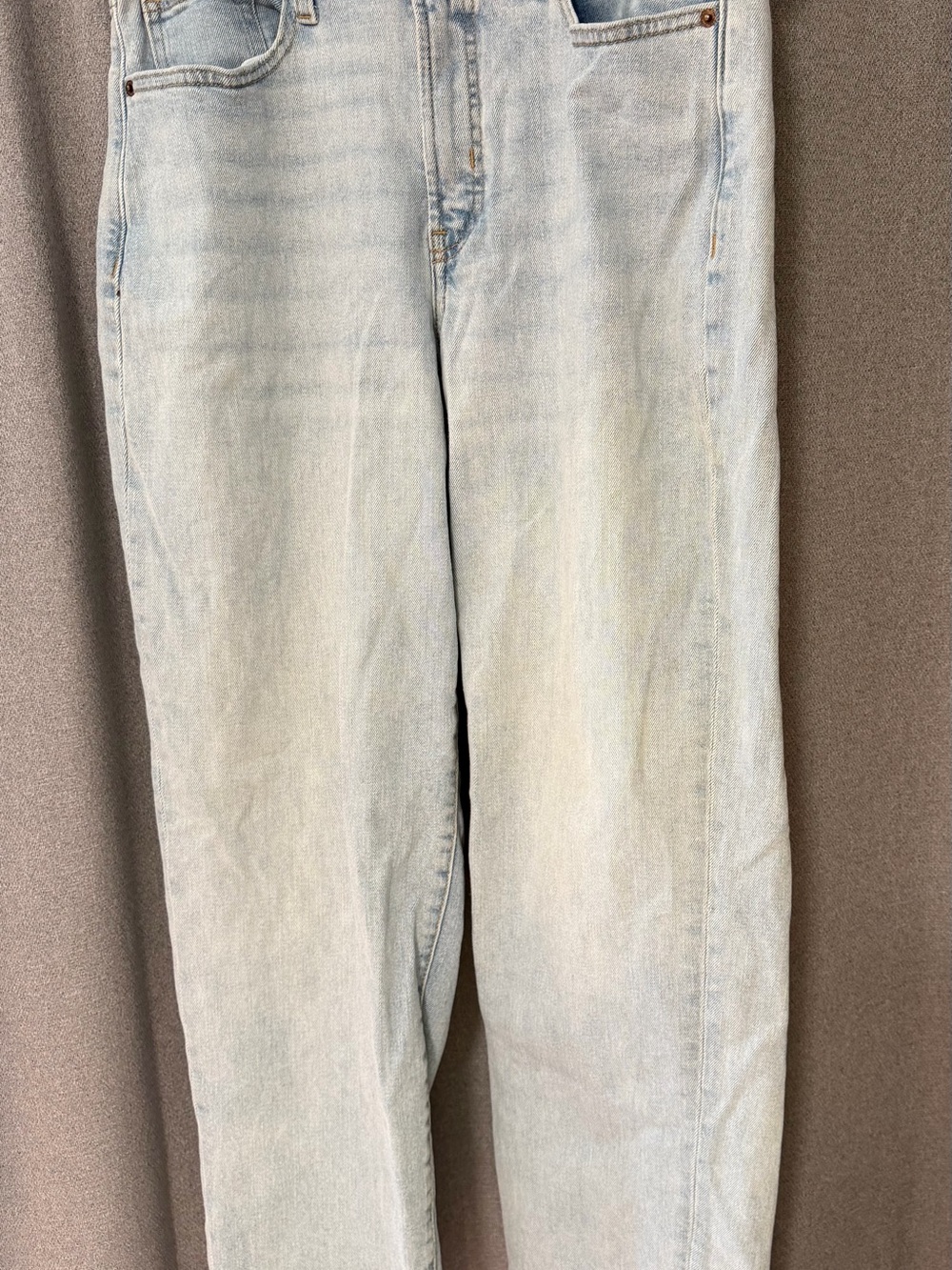 Classic Light Wash Jeans - Light Blue